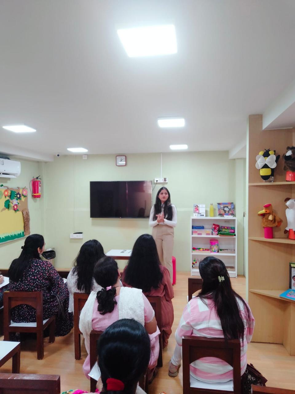 Dr. Surbhi Mehta consulting a patient