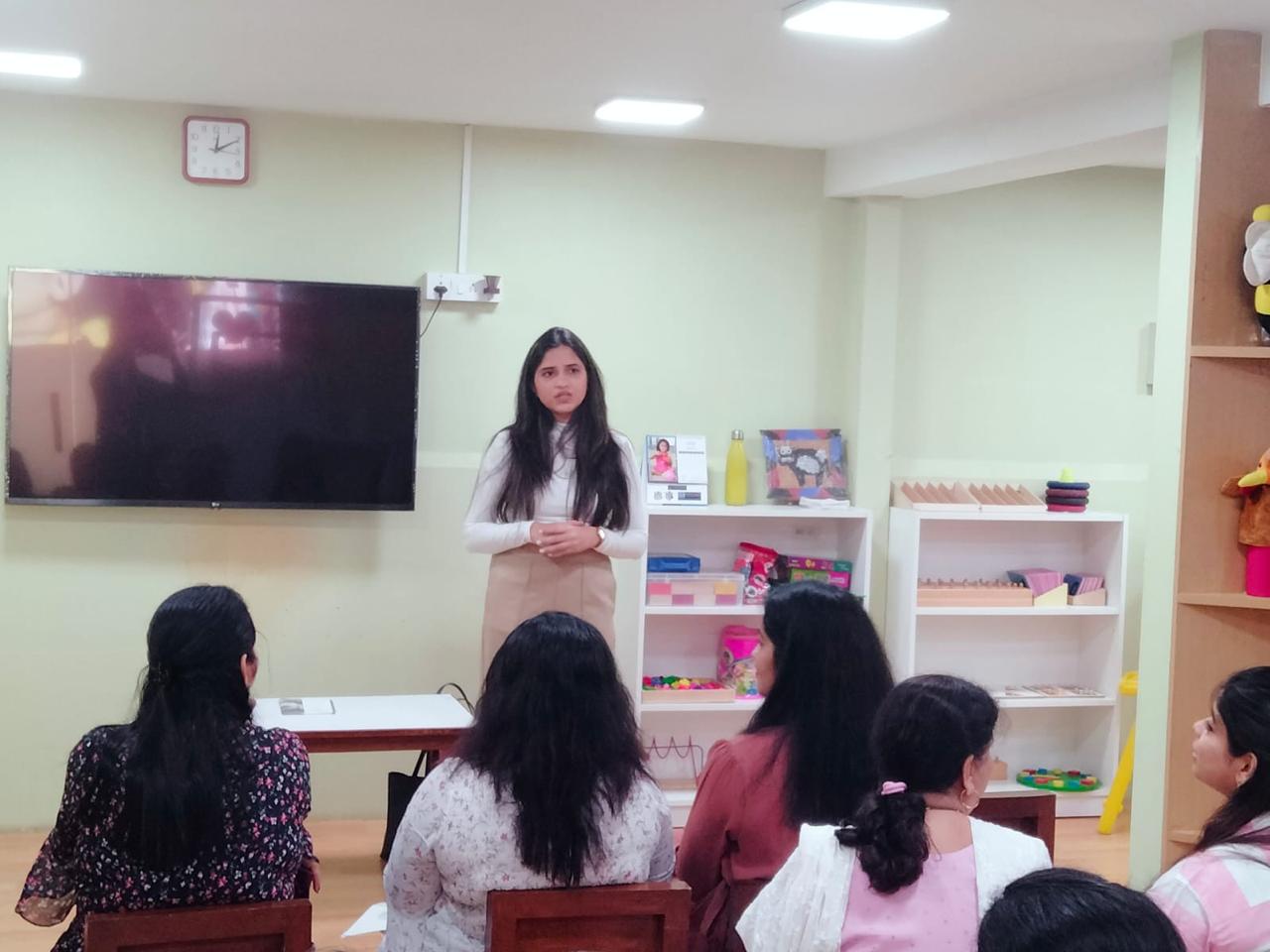 Dr. Surbhi Mehta consulting a patient